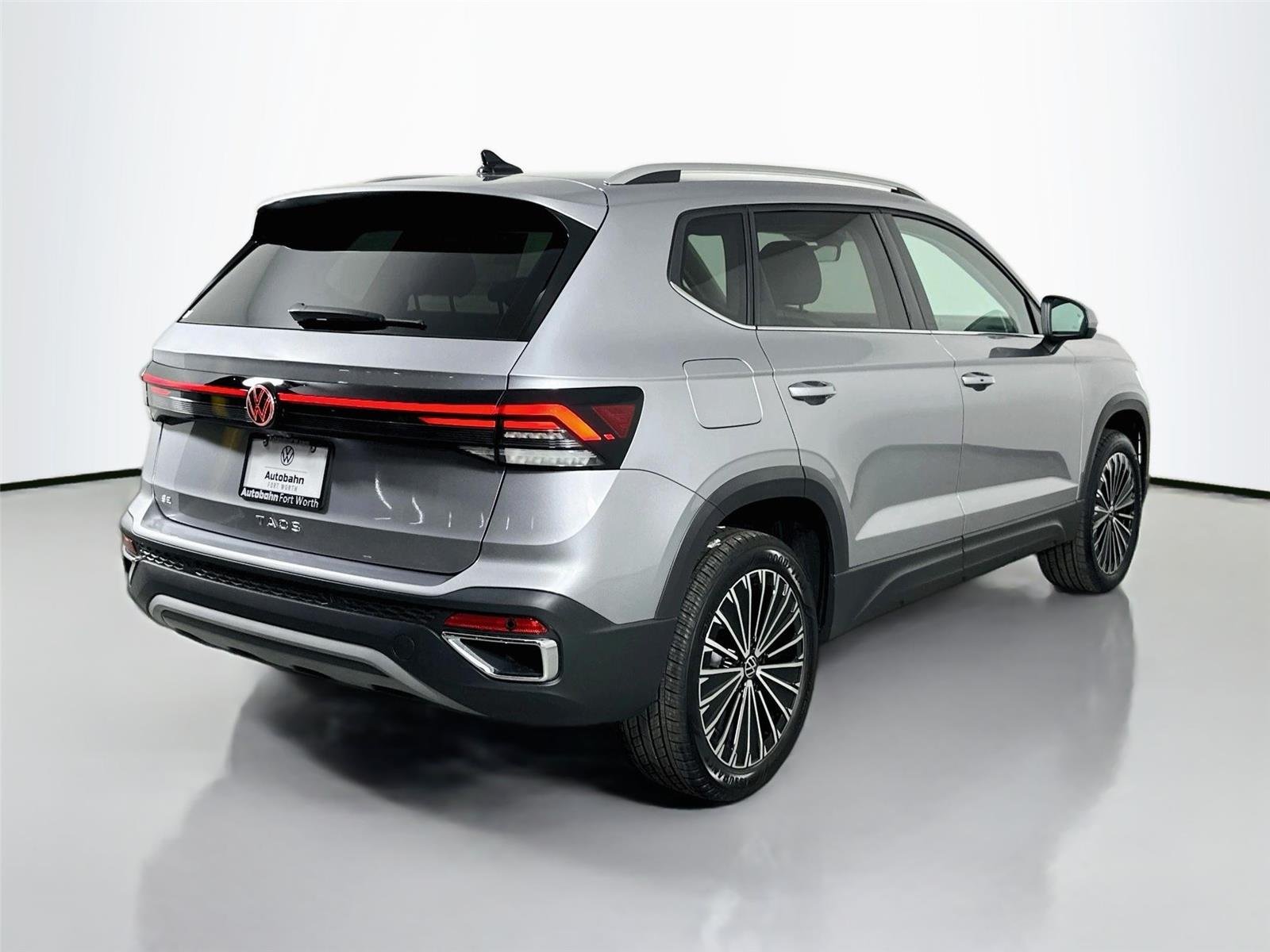 2025 Volkswagen Taos SE - Photo 4