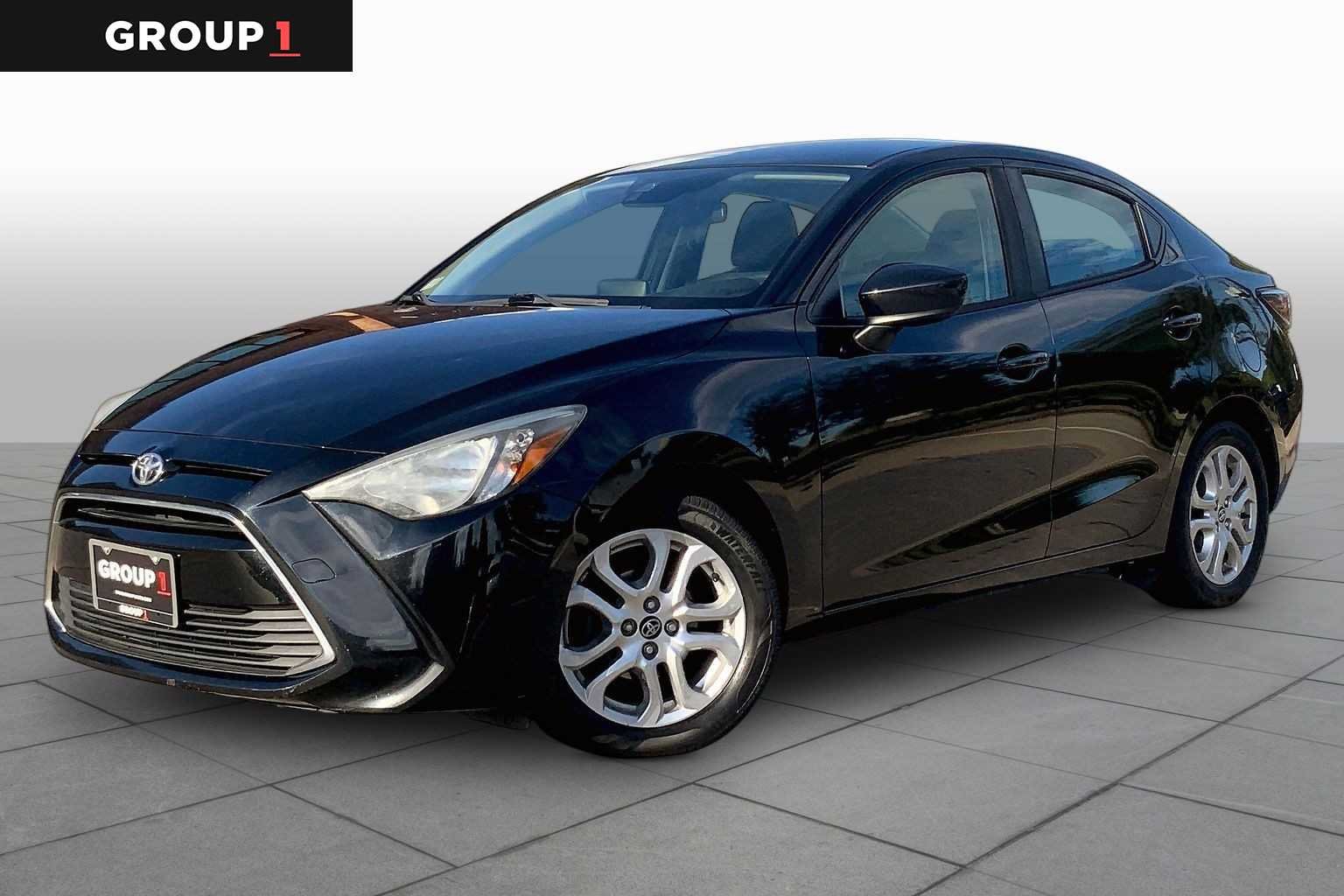 Pre-Owned 2017 Toyota Yaris IA