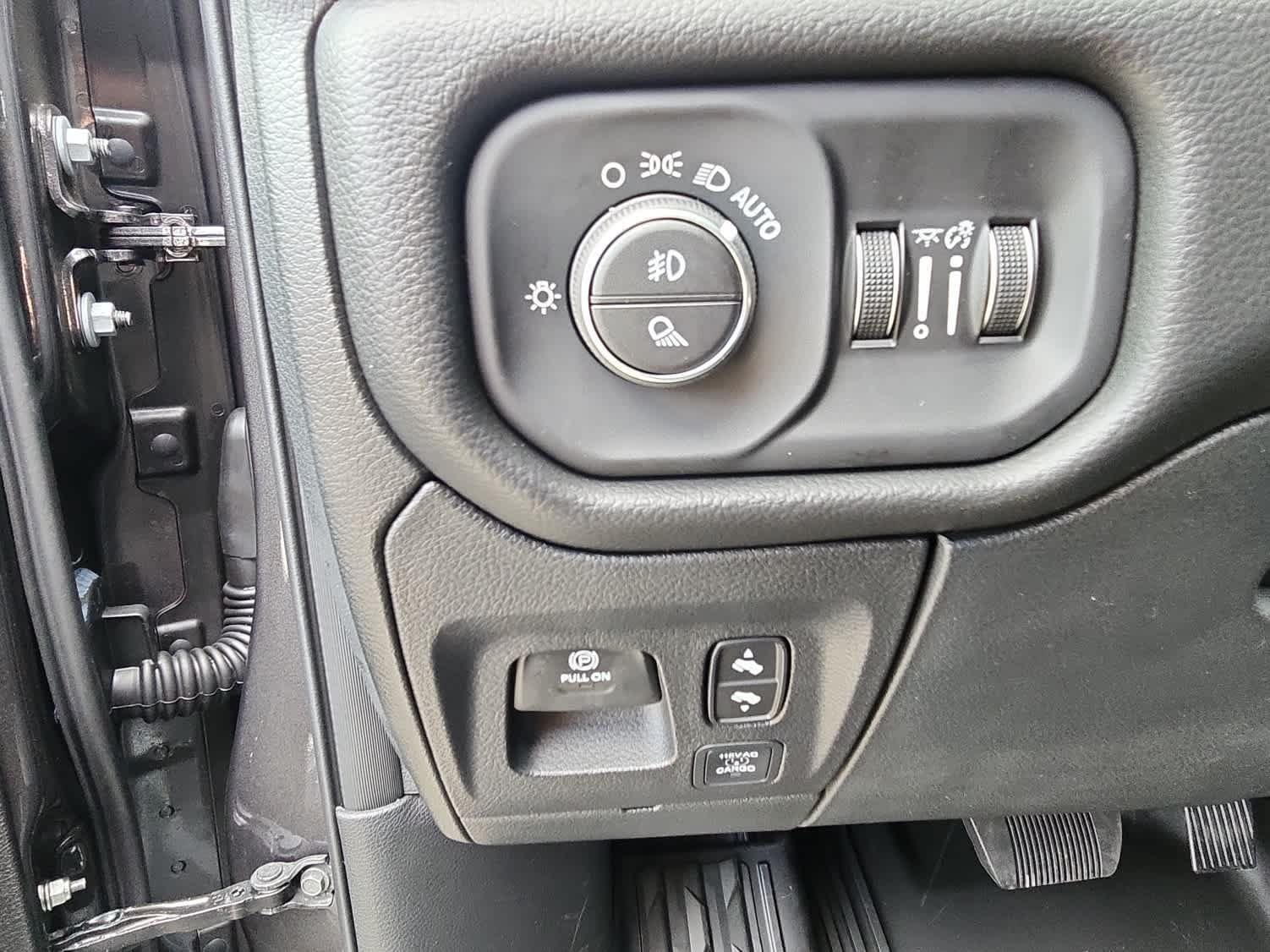 New 2026 Granite Crystal Metallic Clearcoat Ram Laramie image 13