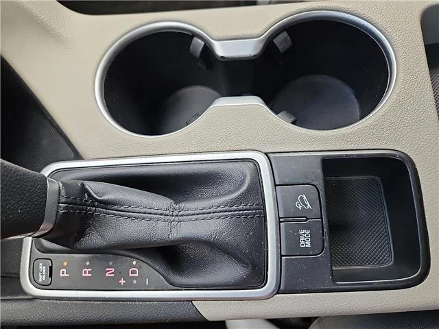Used 2021 Snow White Pearl KIA LX Front-wheel Drive image 16