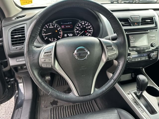 Used 2015 Black Nissan 2.5 SL image 13
