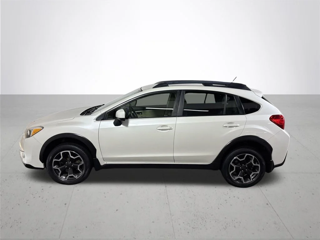 Used 2014 White Subaru 2.0i Limited image 9