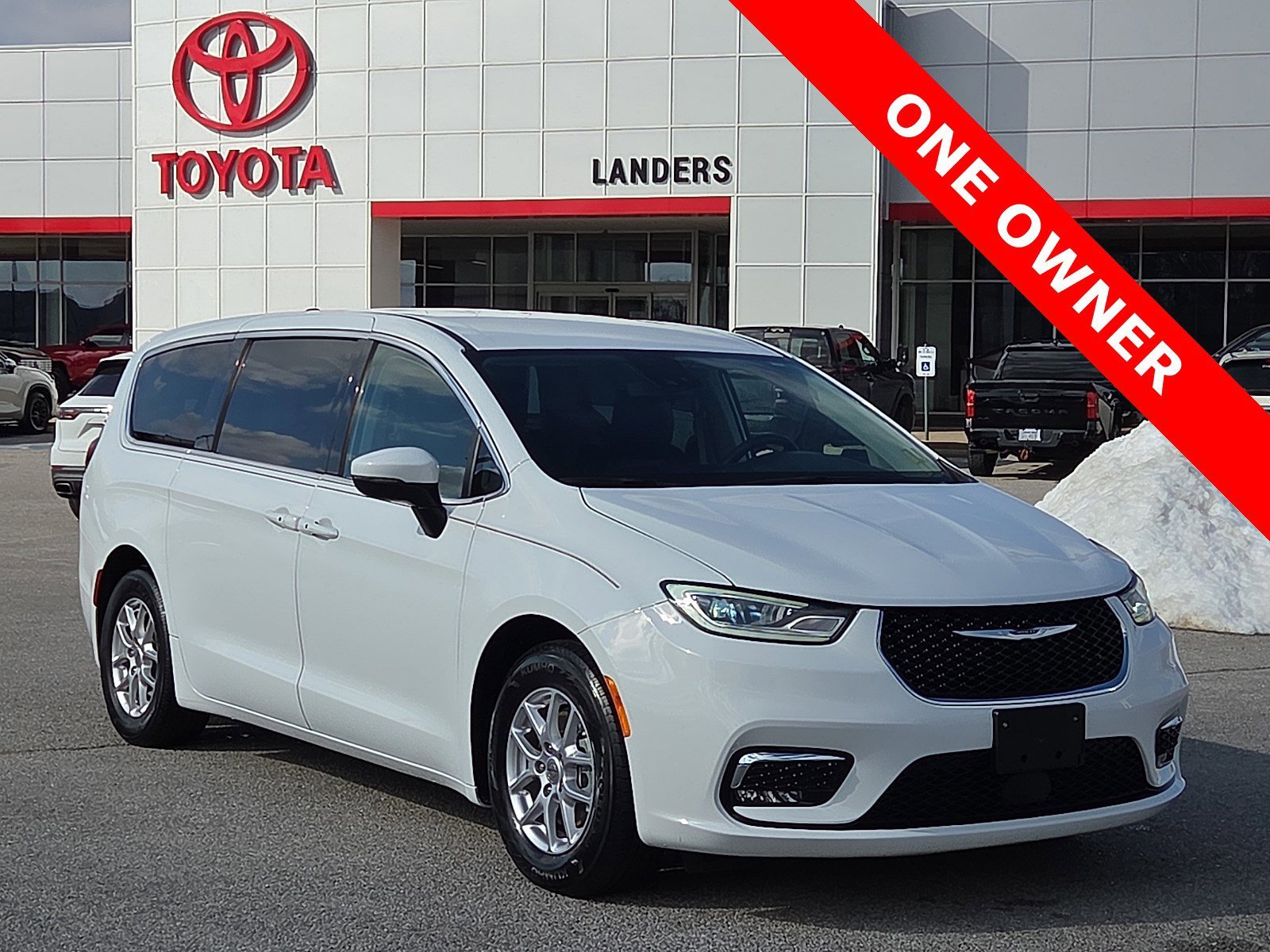 2023 Chrysler Pacifica Touring L