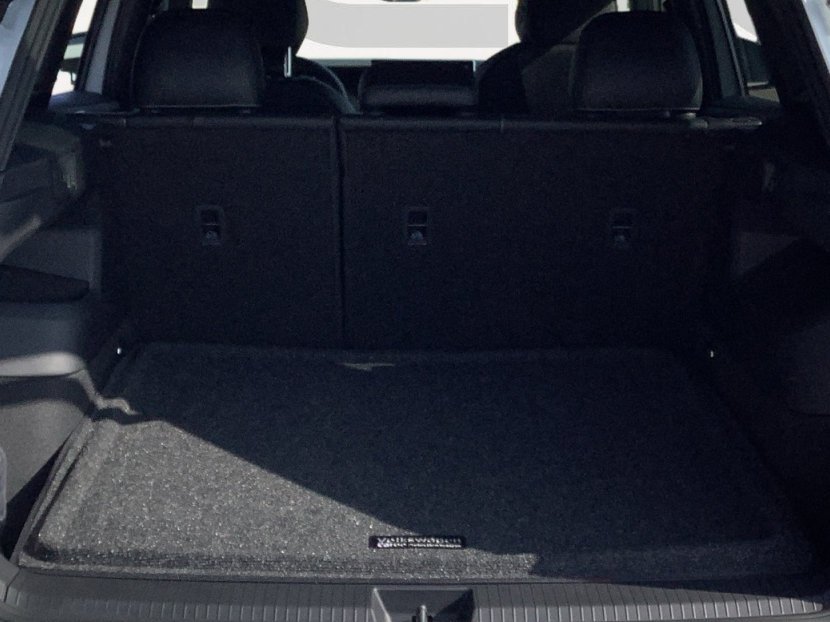 New 2026 Opal White w/Deep Black Roof Volkswagen SE R-Line Black image 14