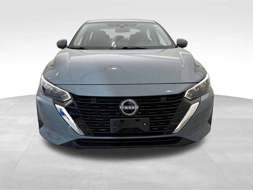 Used 2024 Gray Nissan SV image 9