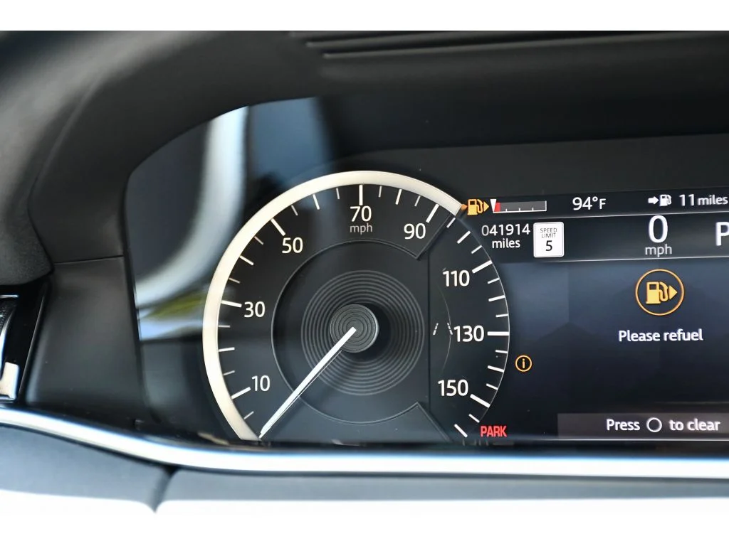 Used 2023 Fuji White Land Rover S image 19