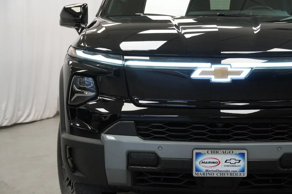 New 2026 Black Chevrolet LT - Extended Range image 30