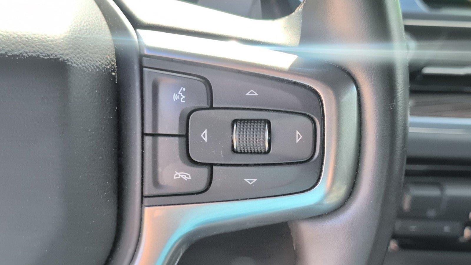 Used 2025 Summit White Chevrolet RST image 29