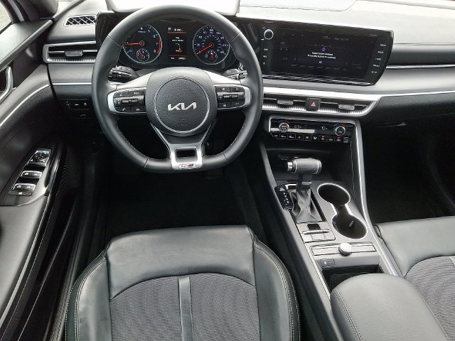 Used 2022 White Kia GT-Line image 12