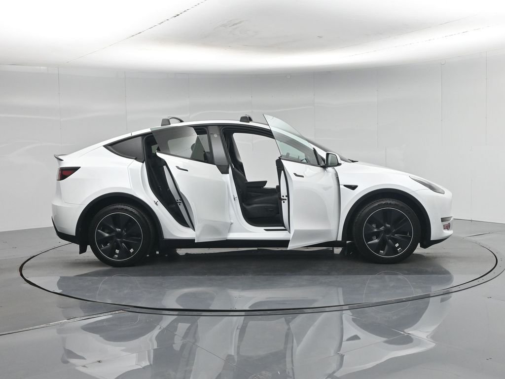 Used 2023 White Tesla Long Range image 3