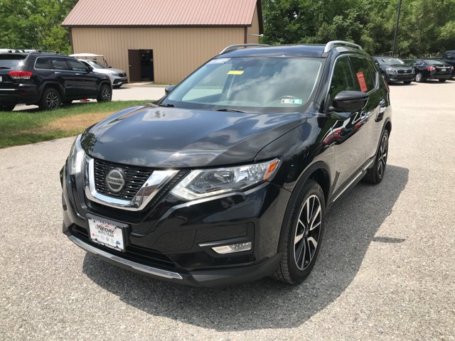 Used 2019 Magnetic Black Pearl Nissan SL image 3
