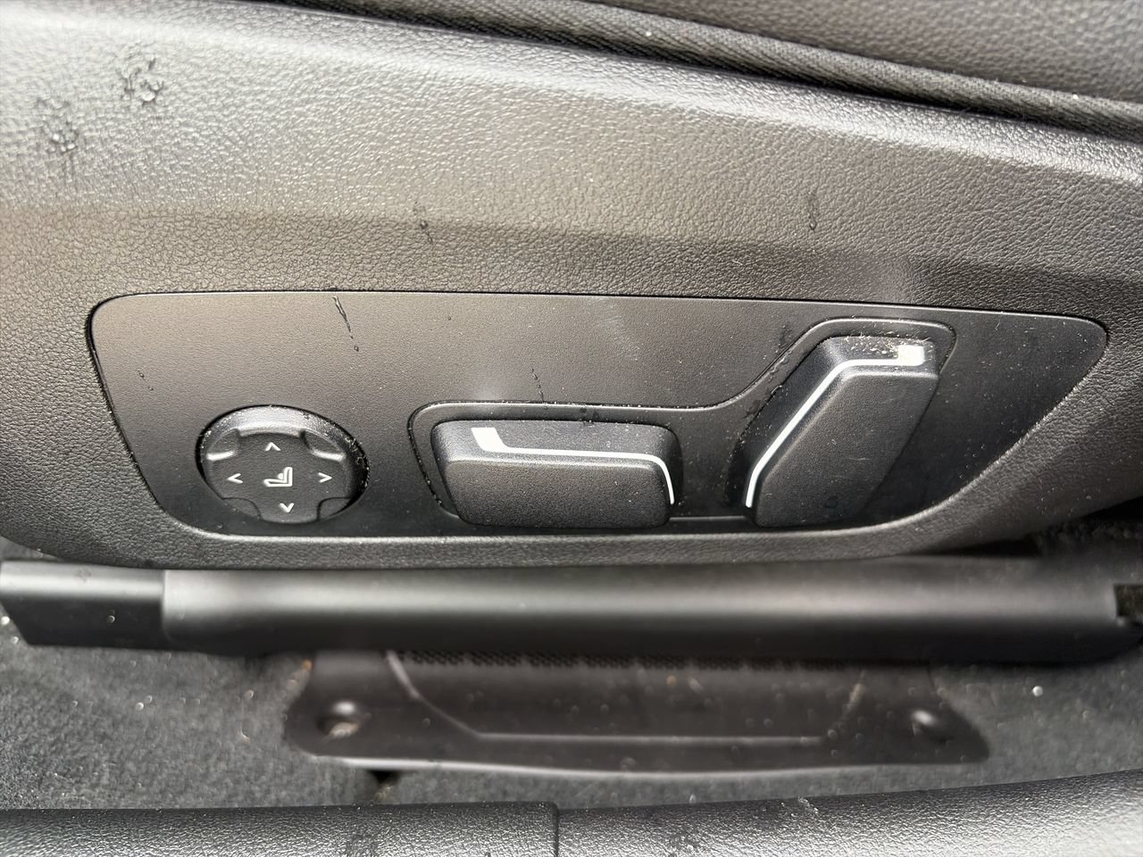 Used 2025 Mineral White Metallic BMW 330i image 15