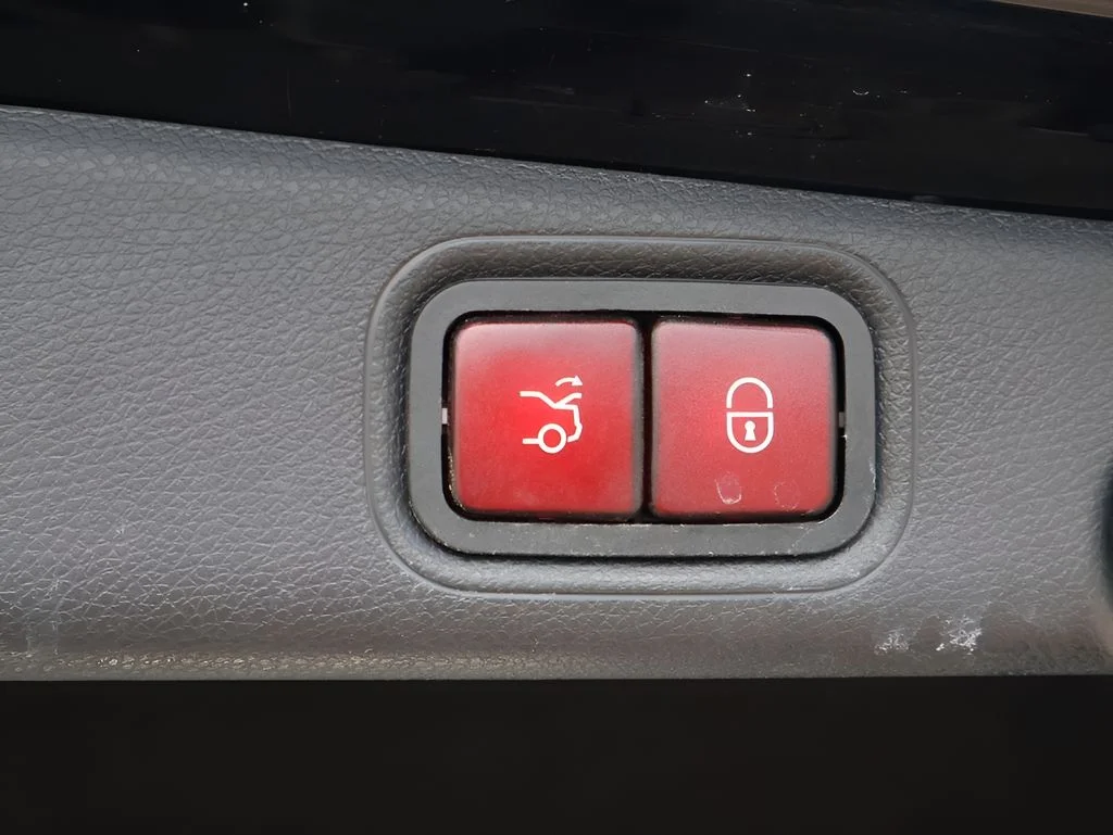 Used 2019 Black Mercedes-Benz E 300 image 18