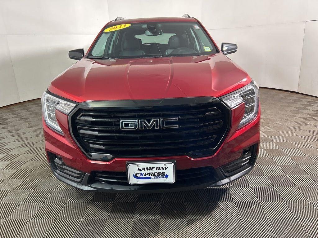Used 2023 Volcanic Red GMC SLT image 13
