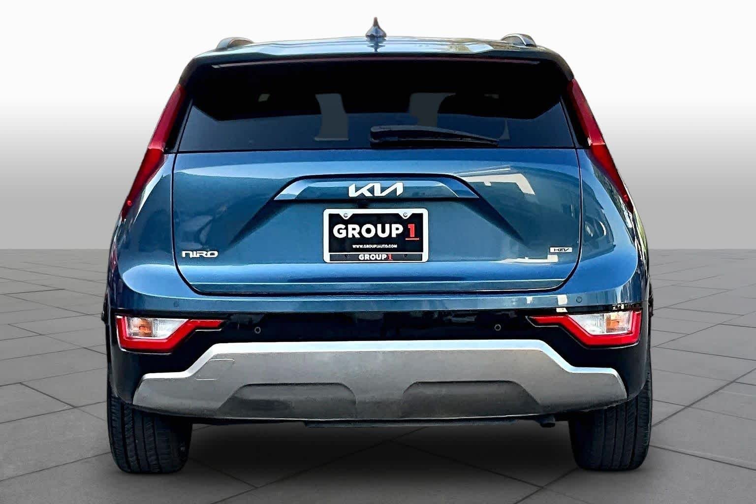 Pre-Owned 2023 Kia Niro EX Touring