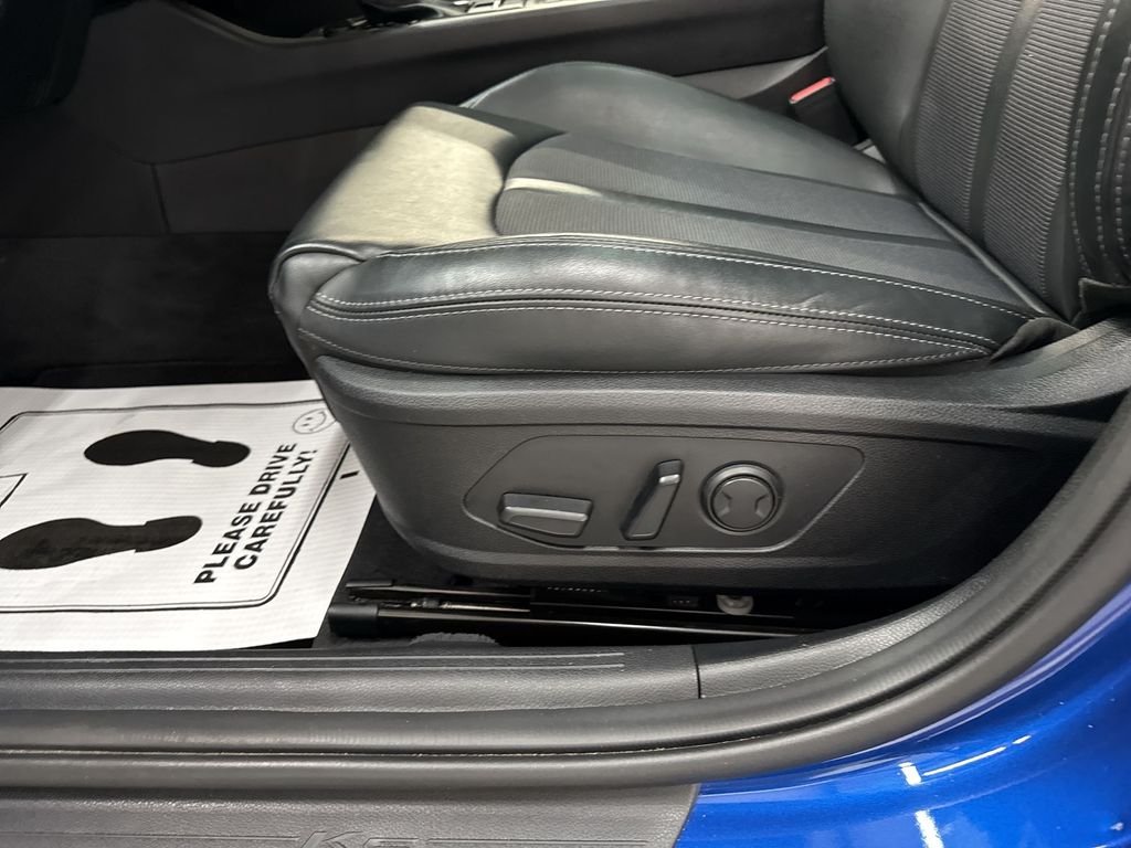 Used 2022 Sapphire Blue Kia GT-Line image 13
