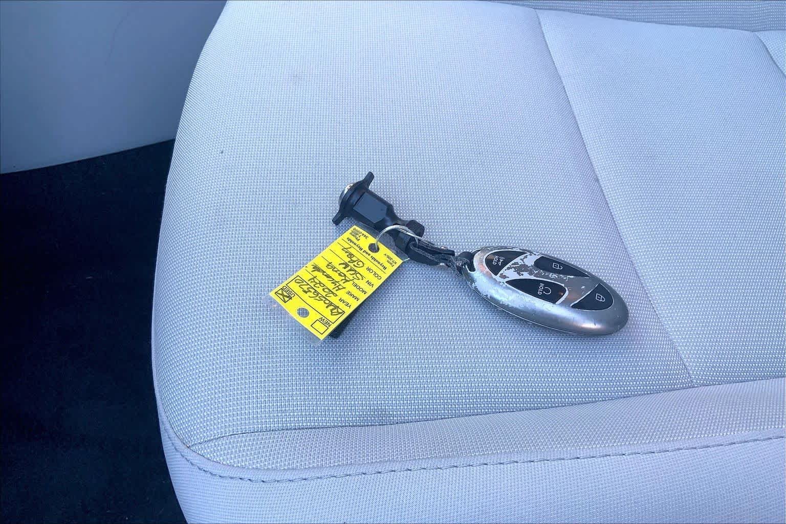 Used 2024 Cyber Gray Metallic Hyundai SEL image 14