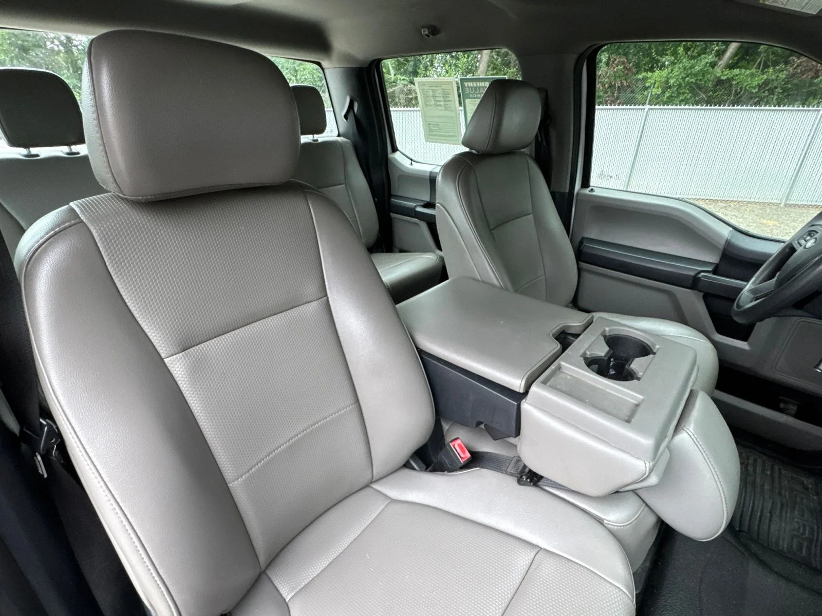 Used 2022 White Ford XL image 25