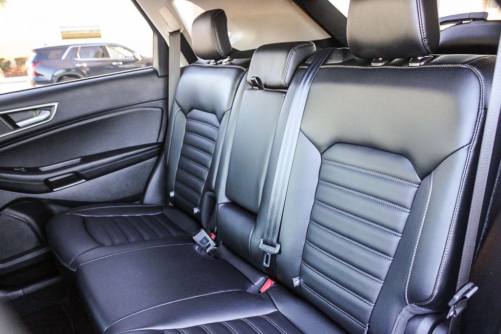 Used 2022 White Ford SEL image 19