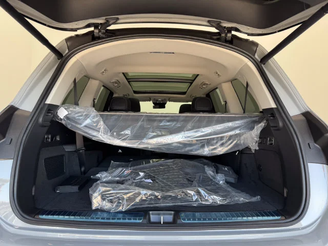 New 2026 MANUFAKTUR Alpine Gray Mercedes-Benz GLS 450 image 9