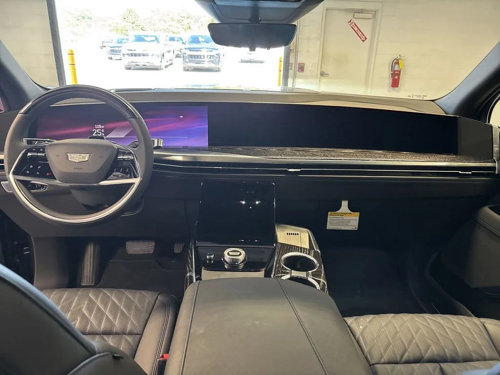 2025 Cadillac Escalade IQ Luxury 1 - Photo 30