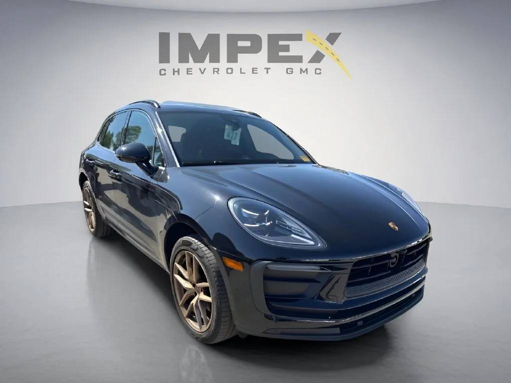 Used 2023  Porsche  image 16