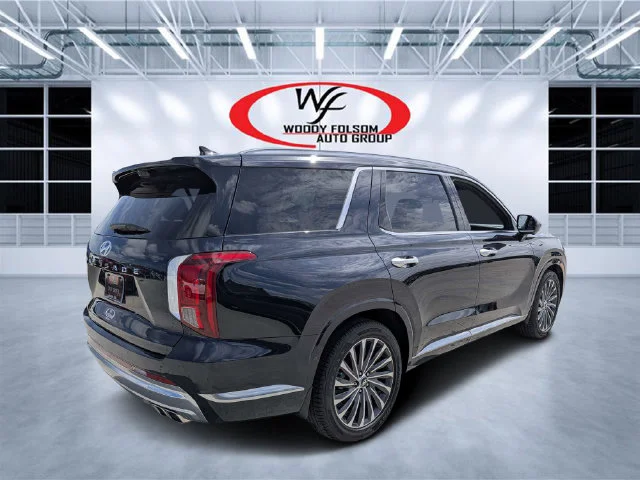 Used 2024 White Hyundai Calligraphy image 3