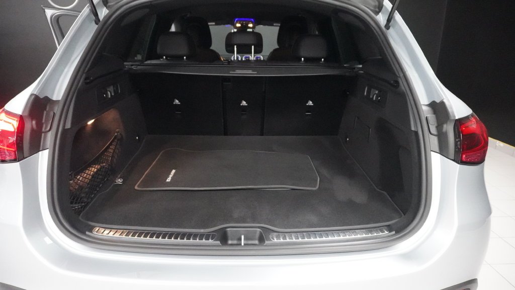Certified Used 2026 Gray Mercedes-Benz GLC 300 image 27