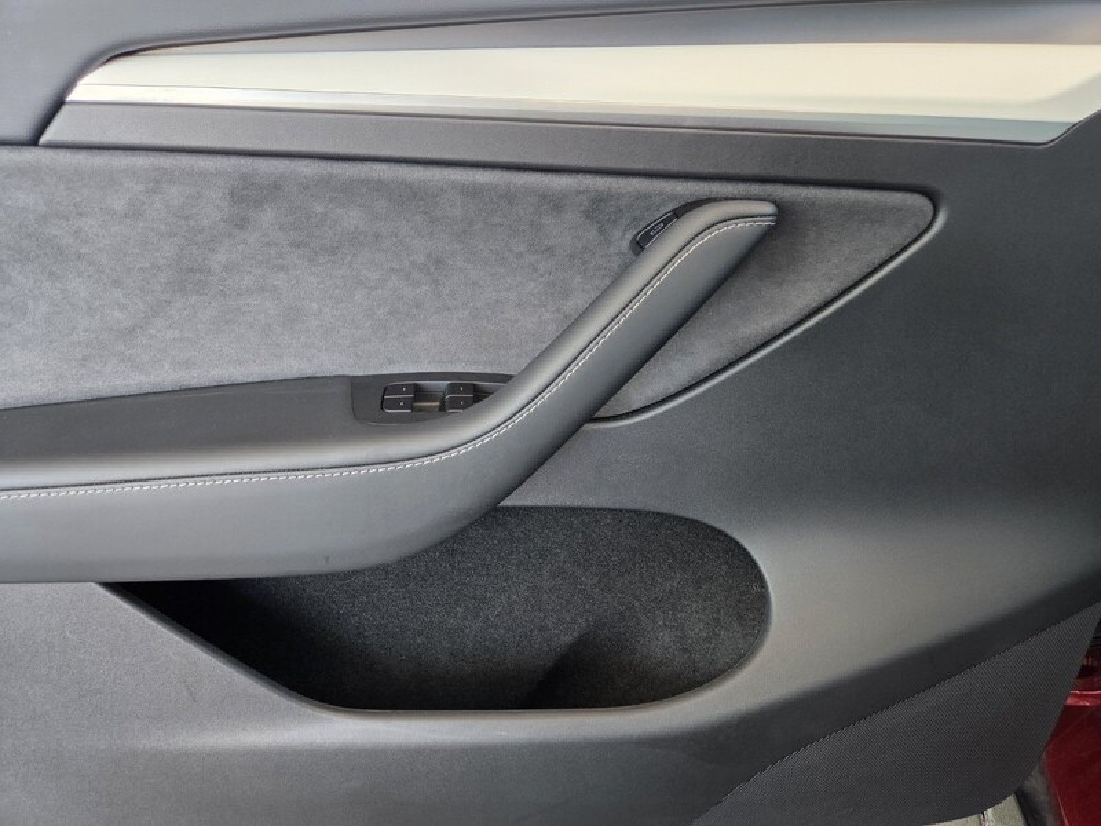 Used 2025 RED Tesla Long Range image 23