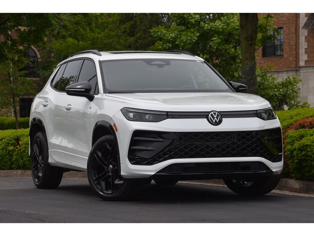 2025 Volkswagen Tiguan SE R-Line Black