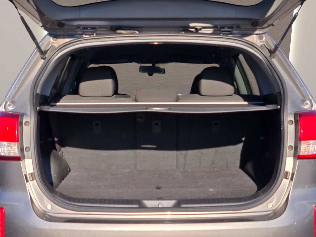 Used 2015 Silver Kia LX image 10