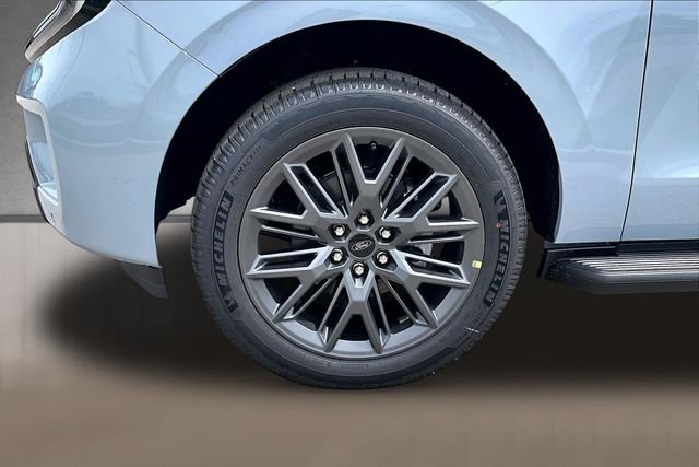 New 2026 Gray Ford Platinum image 11