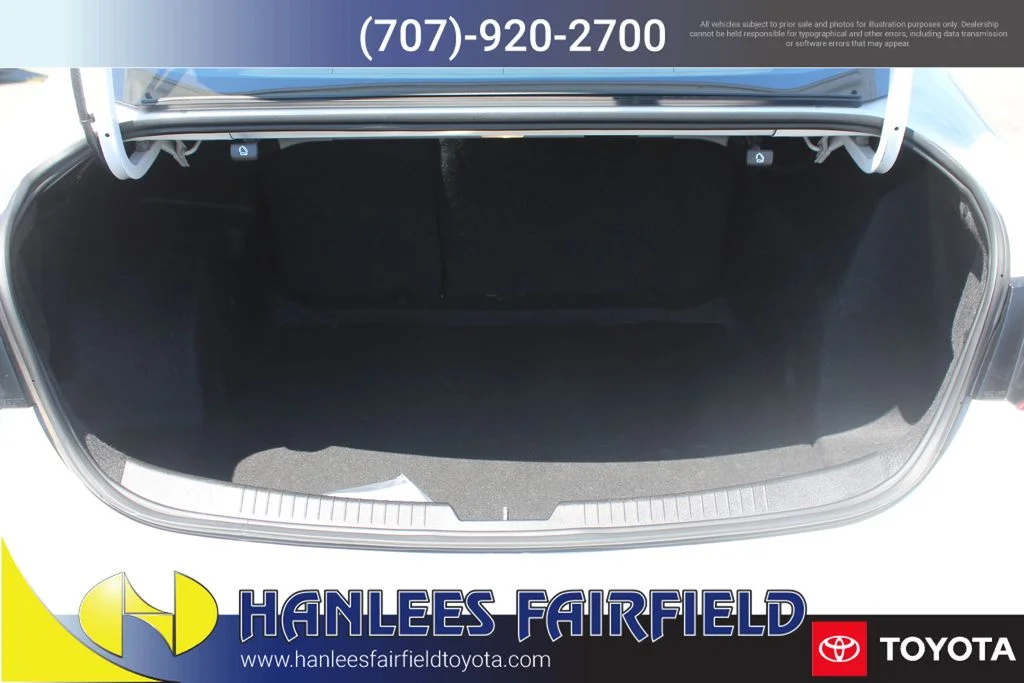 Used 2020 White Chevrolet LT image 10