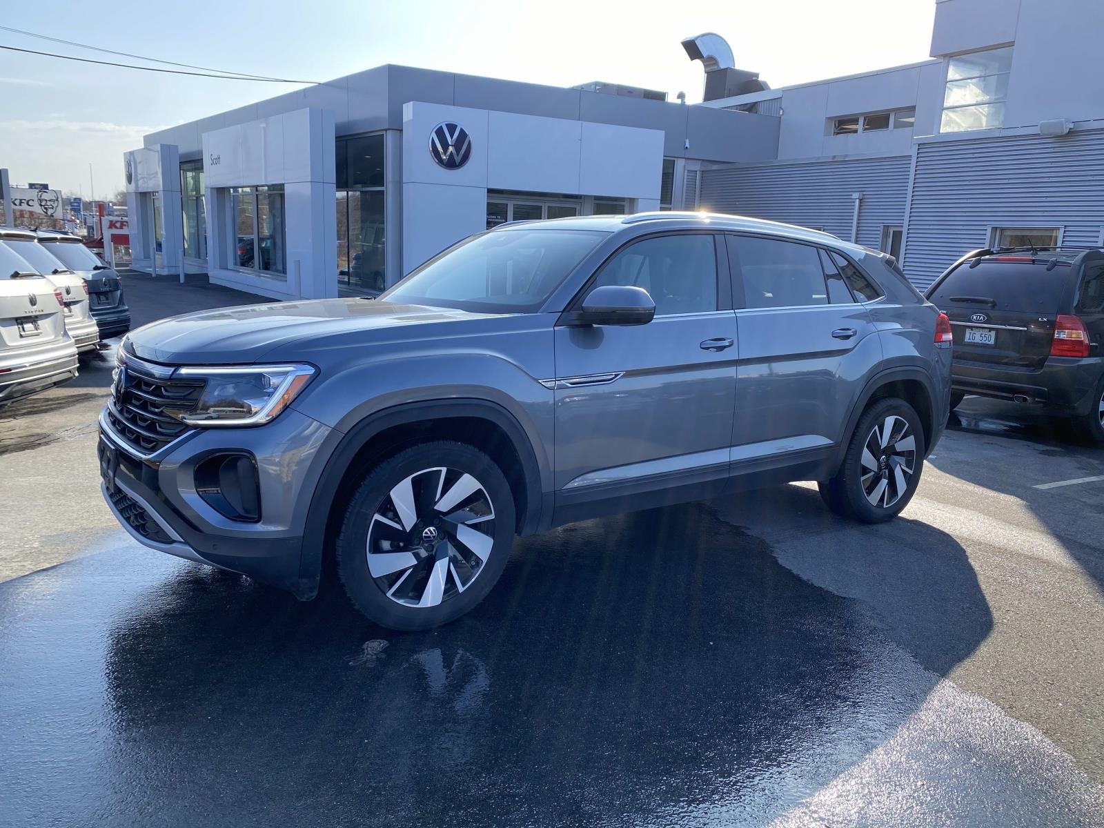 2025 Volkswagen Atlas Cross Sport SE w/Tech