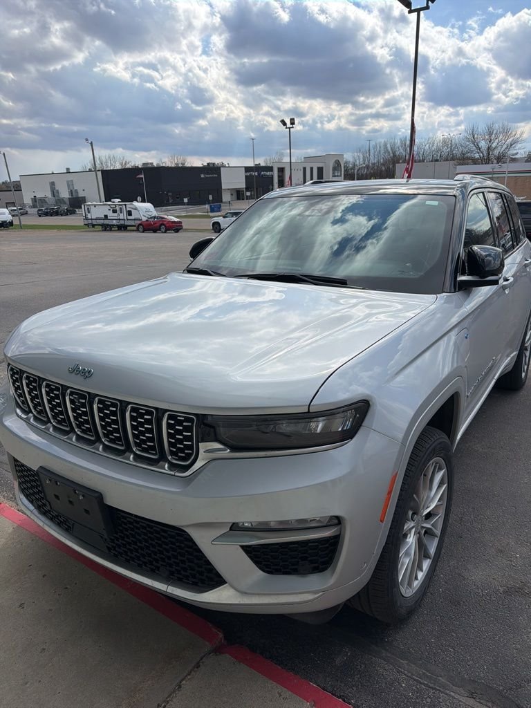 2023 Jeep Grand Cherokee Summit 4xe 4x4's photo