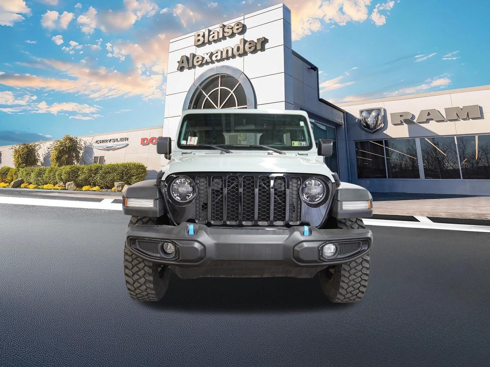 Used 2023 Earl Clearcoat Jeep Willys 4xe image 11