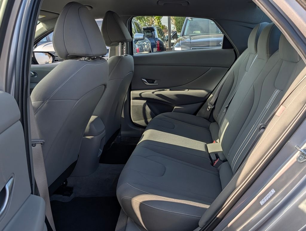 2024 Hyundai Elantra SEL - Photo 11