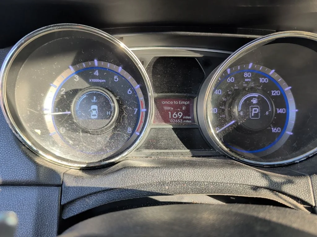 Used 2011 White Hyundai SE image 6