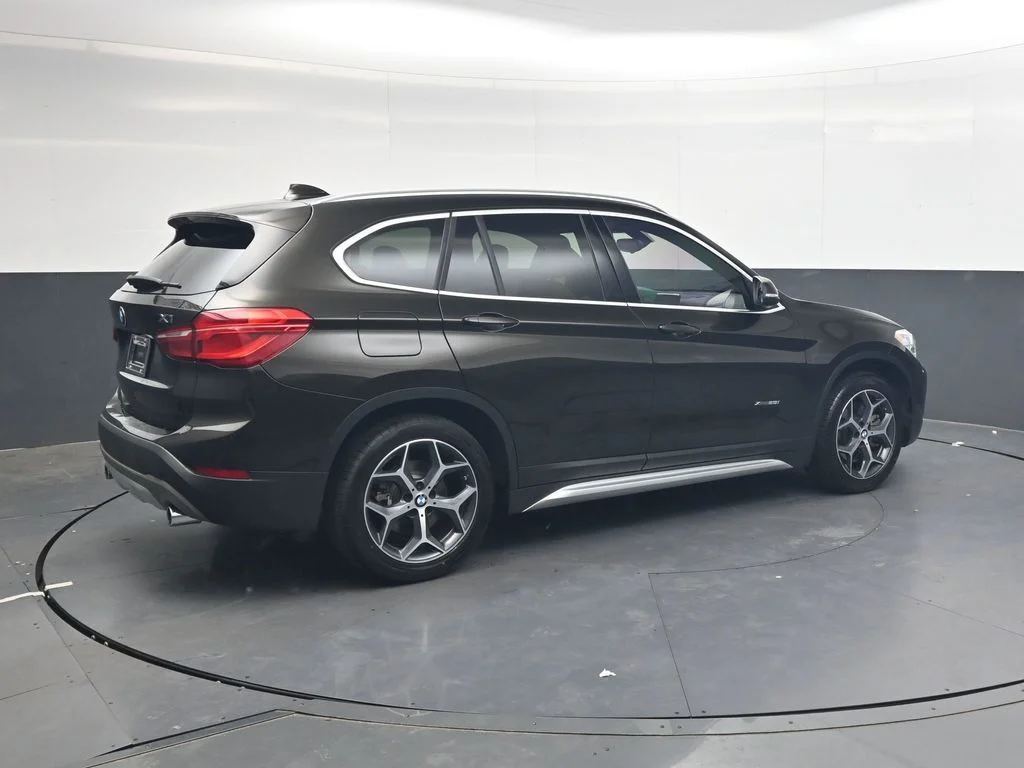 Used 2017 Dark Olive Metallic BMW xDrive28i image 4