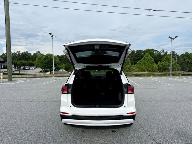 Used 2022 White Chevrolet RS image 23