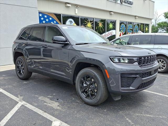 New 2026 Baltic Gray Metallic Clearcoat Jeep Laredo image 2