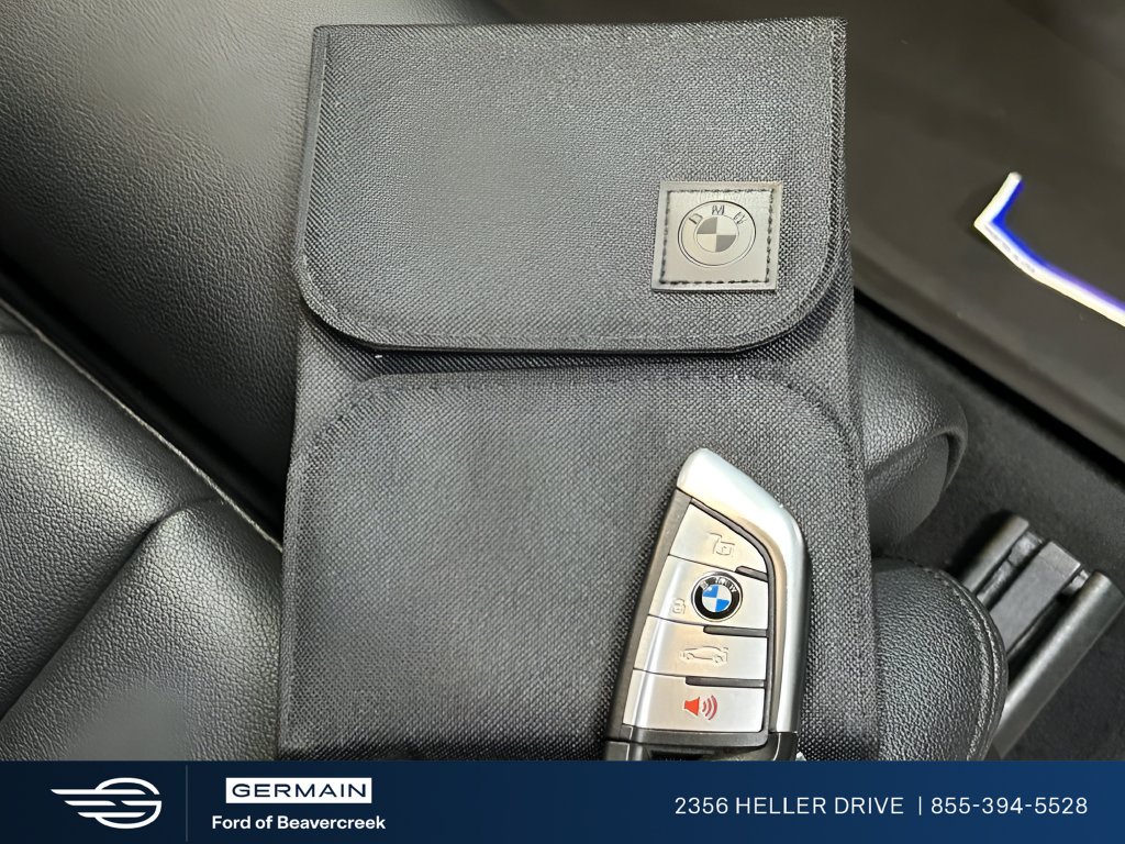 Used 2021 Black Sapphire Metallic BMW xDrive40i image 23