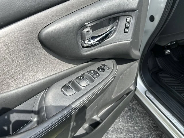 Used 2024 Silver Nissan SL image 24