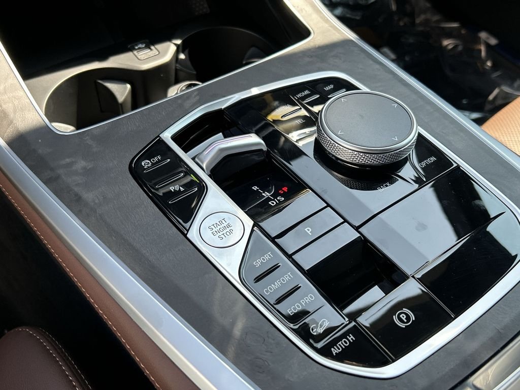 New 2026 White BMW M60i image 20