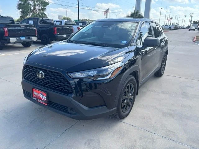 Used 2025 Black Toyota L image 3