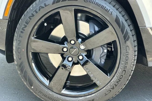 New 2026 Borasco Grey Land Rover X-Dynamic SE image 25