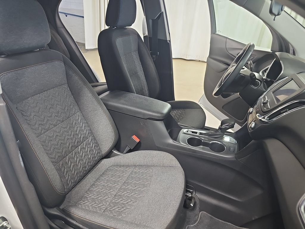 Used 2023 Iridescent Pearl Tricoat Chevrolet LT image 13