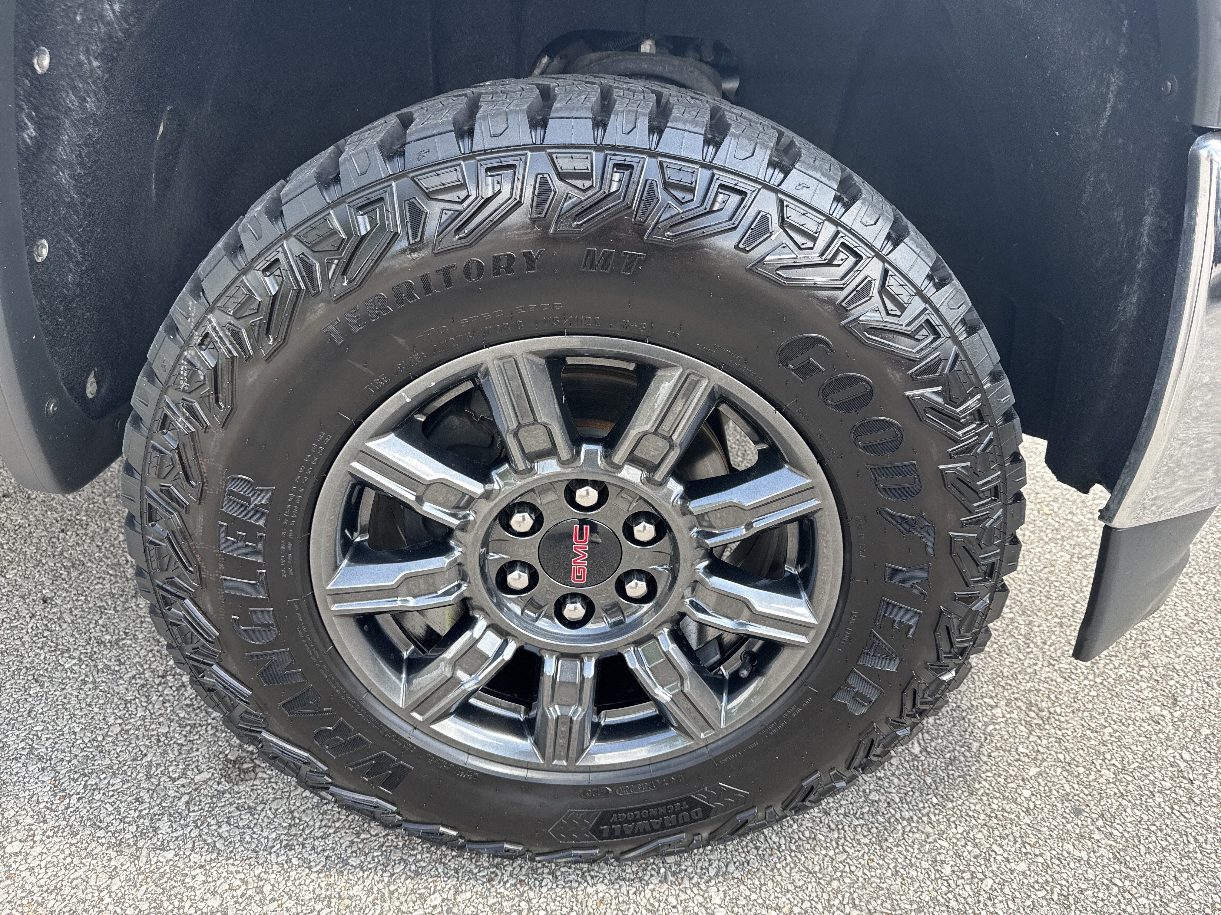 Used 2018 Quicksilver Metallic GMC SLT image 12