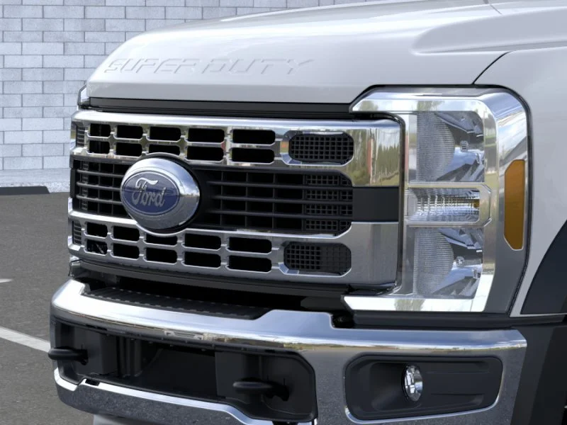 New 2026 Oxford White Ford F-550® XL image 17