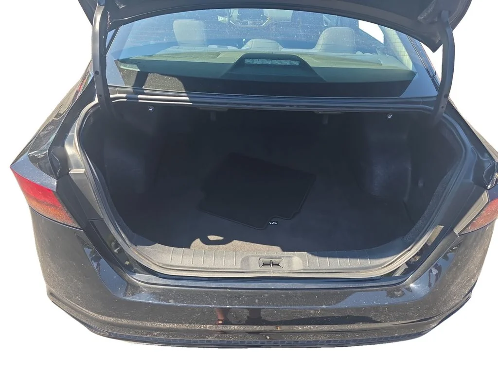 2025 Nissan Altima SV - Photo 25